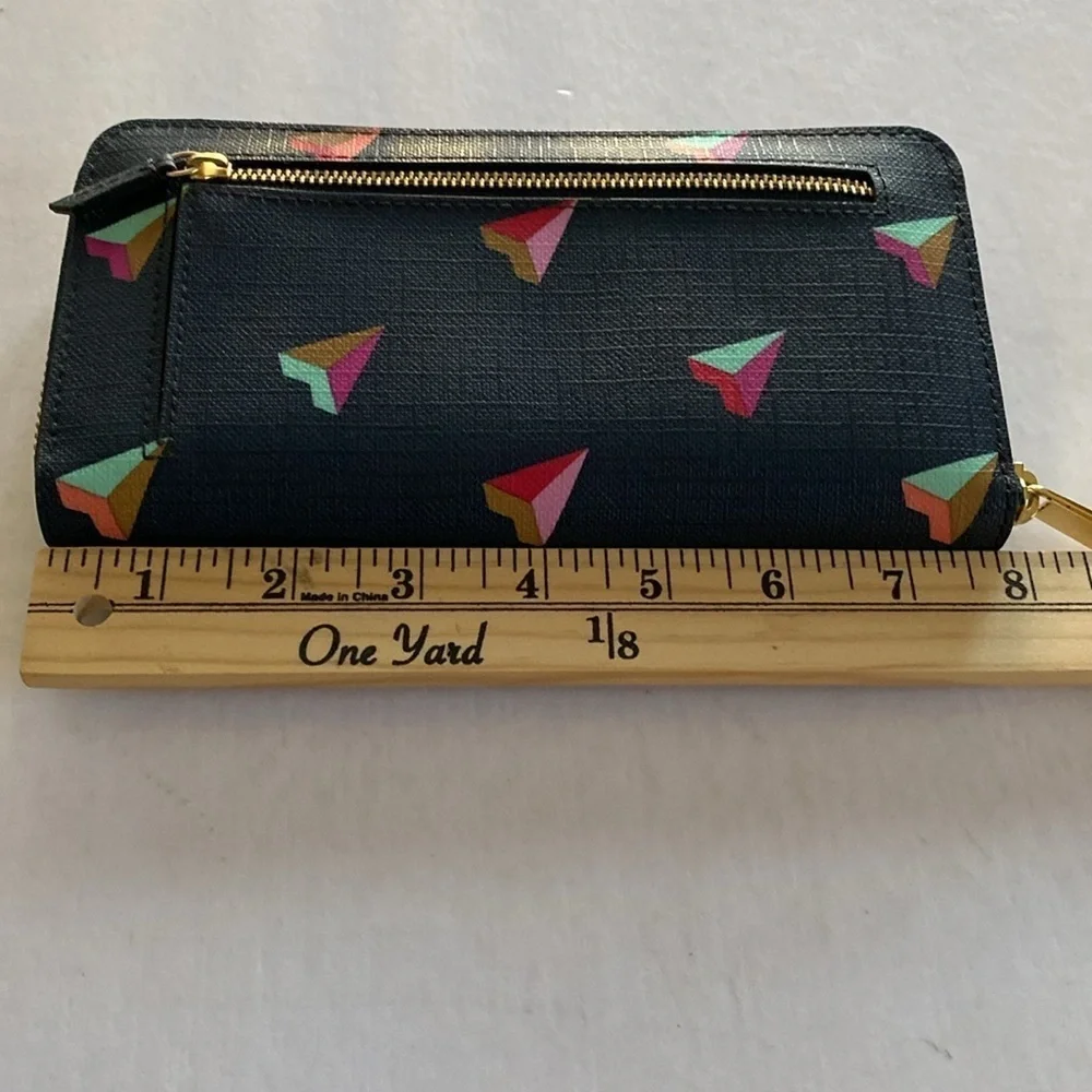 FOSSIL Vday Zip Clutch Hearst Zip Around Black Wallet. NWT